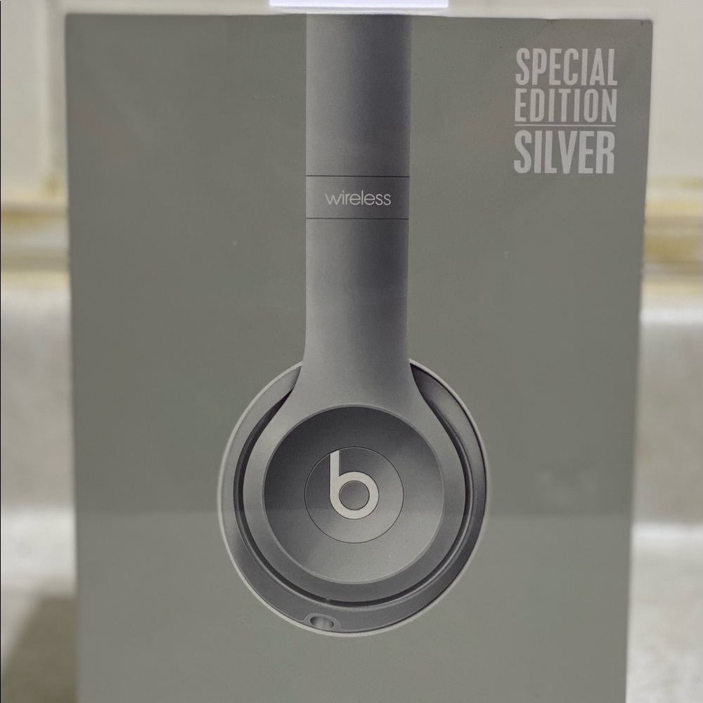 Dr Dre Wireless Headphones BRAND NEW!!!
